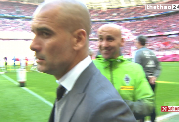 VIDEO: Tình huống siêu hài của HLV Guardiola ở Bundesliga 2015/16