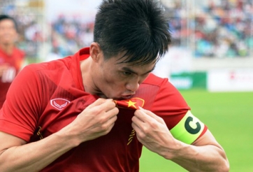 Tỏa sáng rực rỡ, Công Vinh tiếp tục đi vào lịch sử bóng đá Việt Nam