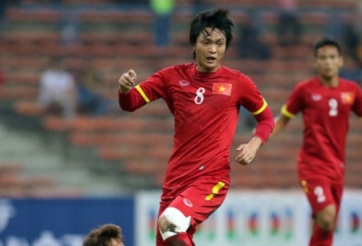 VIDEO: Tình huống sút bóng nguy hiểm của Tuấn Anh vs Hồng Kông