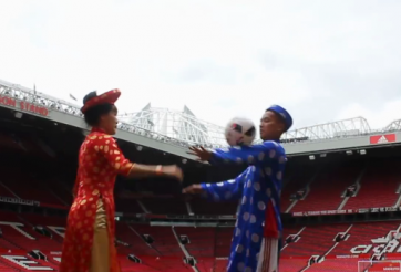 VIDEO: Cặp đôi Việt biểu diễn tâng bóng cực đỉnh ở Old Trafford