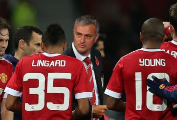 Chia tay 4 cầu thủ, Mourinho lập tức đưa về ‘Eto'o mới’