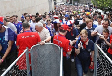 Khai mạc Euro 2016: Đơn giản, đẹp mắt