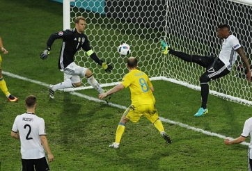 VIDEO: Boateng cứu thua cho tuyển Đức ngay trên vạch vôi