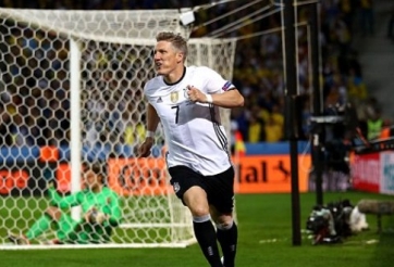 VIDEO: Schweinsteiger ghi bàn phút bù giờ ấn định tỷ số 2-0 cho tuyển Đức