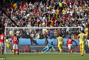 VIDEO: Bogdan Stancu mở tỷ số cho Romania trên chấm 11m