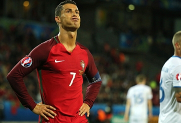 Cris Ronaldo sánh ngang huyền thoại