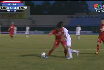 VIDEO: 2 tình huống trọng tài xử ép HAGL ở trận gặp Bình Dương