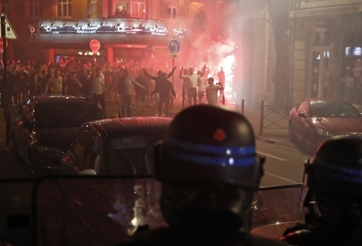 VIDEO: Ăn mừng ĐT Nga thua trận, 36 CĐV của Anh bị bắt giữ