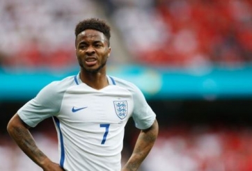 VIDEO: Pha bỏ lỡ đáng tiếc của Sterling ở phút thứ 7