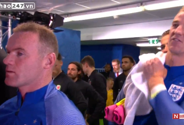 VIDEO: Joe Hart khiêu khích trong đường hầm trước Xứ Wales