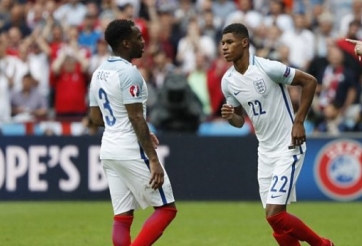 VIDEO: Màn ra mắt lịch sử của Marcus Rashford trước Xứ Wales