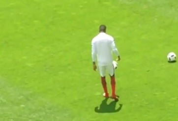 VIDEO: Pha biểu diễn mãn nhãn của Rashford trên sân tập luyện Anh