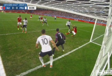 VIDEO: Pogba phá hụt bóng rất nguy hiểm