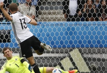 VIDEO: Muller 4 lần bỏ lỡ cơ hội ngon ăn trong hiệp 1 vs Bắc Ireland