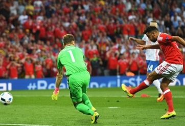 VIDEO: Bale kiến tạo để Taylor lập công, 2-0 cho ĐT Xứ Wales