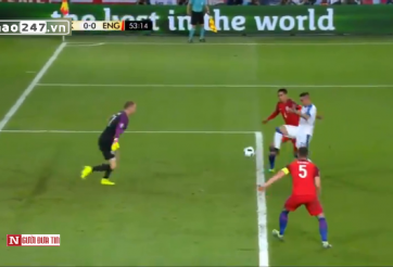 VIDEO: Smalling suýt khiến Joe Hart phải ôm hận giống như De Gea