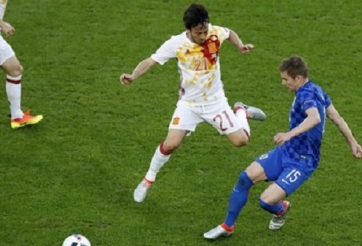 VIDEO: David Silva gây sốt với pha kiến tạo theo kiểu 'lườm rau gắp thịt'