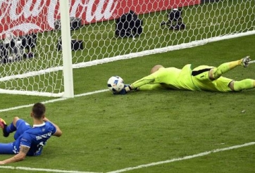 VIDEO: BLV gào thét kinh hoàng sau bàn thắng bù giờ của Iceland