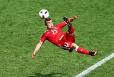 VIDEO: Siêu phẩm volley của Shaqiri gỡ hòa 1-1 cho Thụy Sĩ