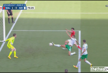 VIDEO: McAuley đá phản lưới nhà