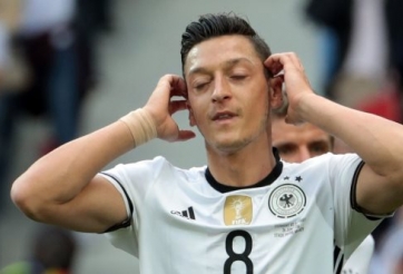 VIDEO: Thêm 1 pha bỏ lỡ đáng tiếc của Ozil vs Slovakia