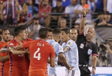 VIDEO: Chiếc thẻ đỏ trực tiếp của Marcos Rojo vs Chile