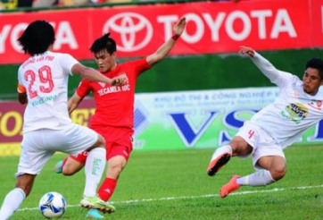 VIDEO: Công Vinh sút phạt đẳng cấp vào lưới HAGL