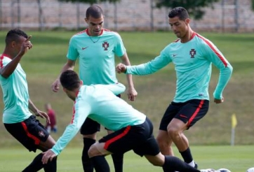 VIDEO: Ronaldo phô diễn kỹ thuật trên sân tập Bồ Đào Nha