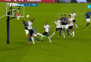 Phạm lỗi vô duyên, Boateng trở thành trò cười của cộng đồng mạng