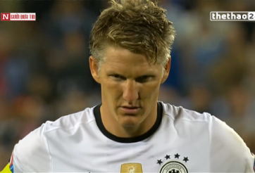 VIDEO: Pha sút pen căng thẳng quá mức của Schweinsteiger