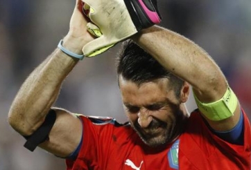 Những giọt nước mắt của Buffon sau trận thua kịch tính trước Đức