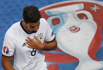 VIDEO: Khedira rời sân bất đắc dĩ sau pha va chạm với Chiellini