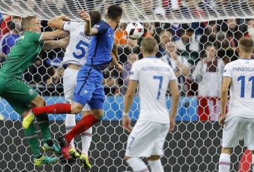 VIDEO: Giroud đánh đầu nâng tỷ số lên 5-1 cho ĐT Pháp