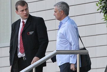 Hết nghỉ hè, Mourinho bắt đầu làm mới Man Utd