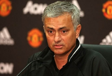 Chuyển nhượng 5/7: MU mua thêm 1 ngôi sao; Van Persie trở lại NHA