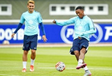 VIDEO: 2 bàn thắng đẳng cấp của Martial trên sân tập tuyển Pháp