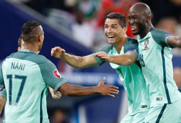 Tin nóng Euro 12/7: CR7 tri ân Nani; UEFA công bố Cầu thủ xuất sắc nhất
