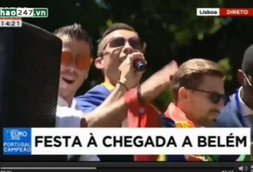 VIDEO: Ronaldo hát cực ngầu trong lễ ăn mừng chức vô địch Euro 2016