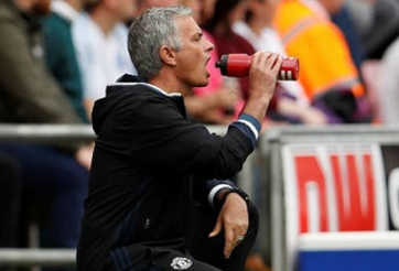 MU: Fan phấn khích vì Mourinho… không ghi chép