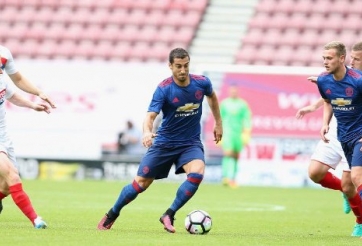 VIDEO: Màn ra mắt ấn tượng của Mkhitaryan trong màu áo Man Utd