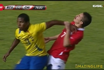 VIDEO: 15 pha ăn vạ thô thiển trong lịch sử bóng đá thế giới