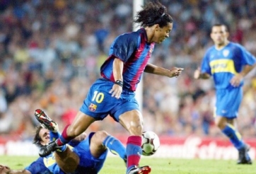 VIDEO: Những pha bóng đầy 'ma thuật' của Ronaldinho
