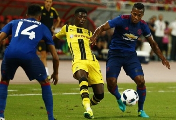 VIDEO: Pha solo ghi bàn tuyệt đỉnh của sao trẻ Dortmund trước Man Utd