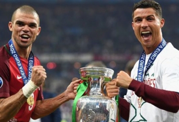 Ronaldo nhận quà đặc biệt vì chức vô địch Euro 2016