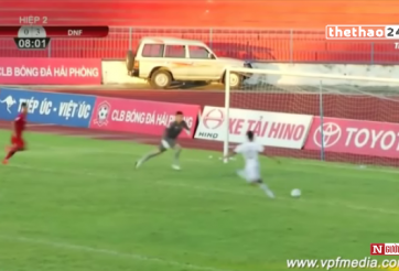 Pha bóng sút ra ngoài còn khó hơn sút vào của cầu thủ Đà Nẵng