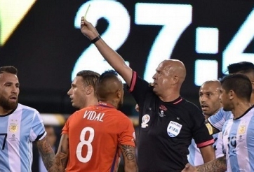 Trọng tài Chung kết Copa America 2016 bất ngờ lên tiếng về Messi