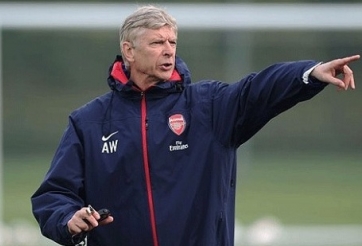 Arsenal chiêu mộ gấp trung vệ thay Mertesacker