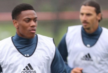 Ibra hào hứng, Martial hờ hững trong buổi tập đầu ở MU