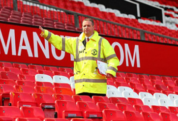 Man United nguy cơ bị kiện vì hoãn trận đấu