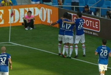 VIDEO: Drogba thể hiện duyên ghi bàn ấn tượng trước Arsenal